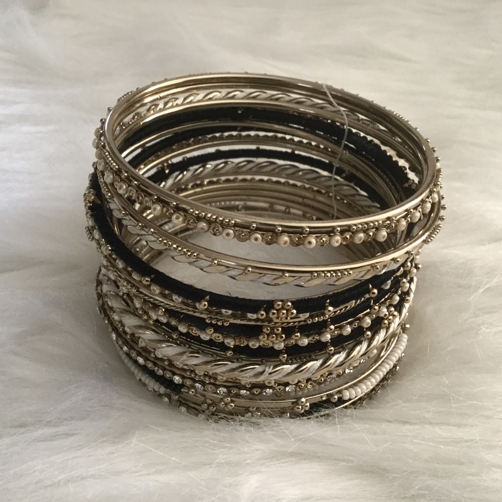 Amrita Singh, bangles, black, silver, white